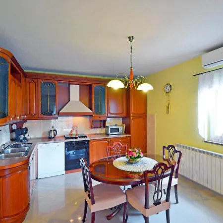 Smokrovic Apartment